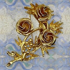 Vintage Signed Coro Gold Roses Brooch